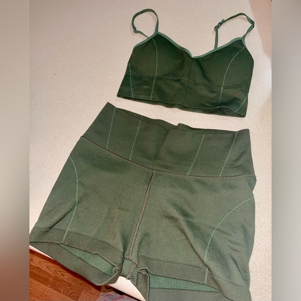 aerie offline athletic set sz lrg nwot
